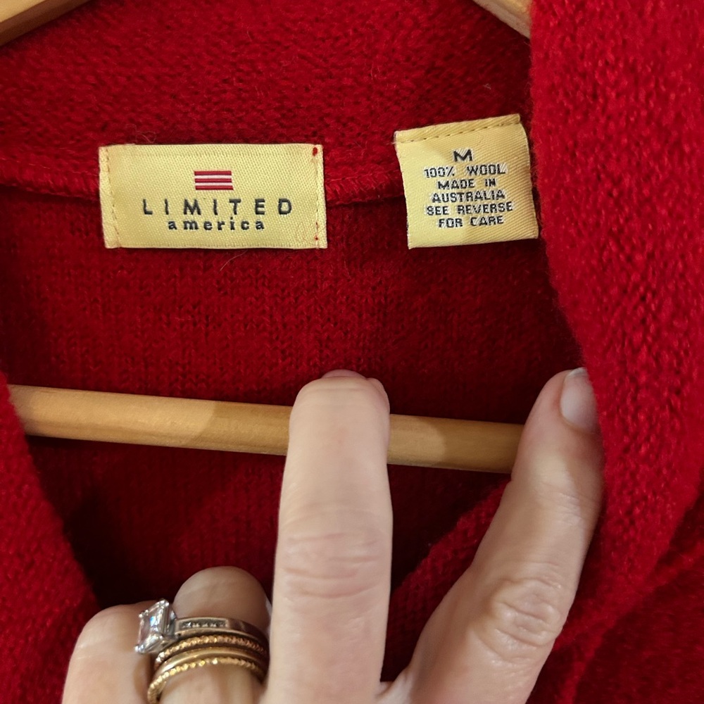 Limited America Red ๐ฏ New Wool Sweater Size Medium - Picture 2 of 5